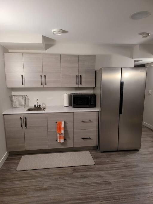 Luxury One Bedroom Winnipeg Exterior photo