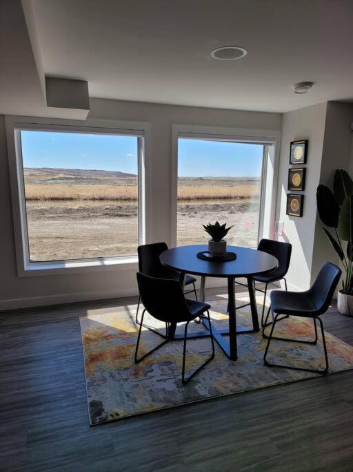 Luxury One Bedroom Winnipeg Exterior photo